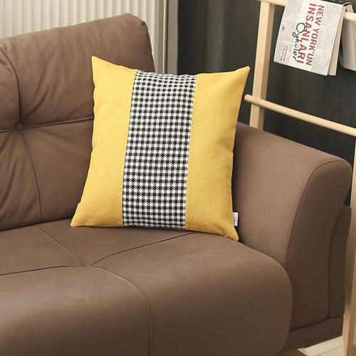 Homeroots Home Decor Yellow And Black Houndstooth Throw Pillow, 18x18x1 Inches