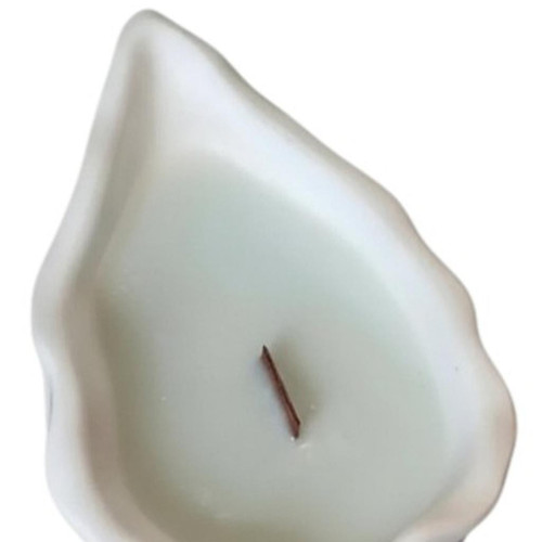 6" Light Blue Ocean Breeze Scented Soy Wax Candle In White Resin Novelty Holder - 880024561400