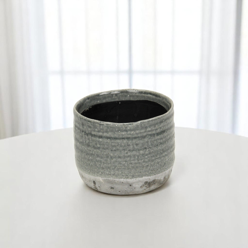 Ceramic 19 Ounce Two Toned Round Distressed Pot Planter - 880024884585