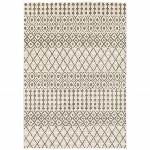 Homeroots Home Decor 5' X 7' Ivory And Grey Geometric Power Loom Stain Resistant Area Rug, Ivory and Grey, Power Loom