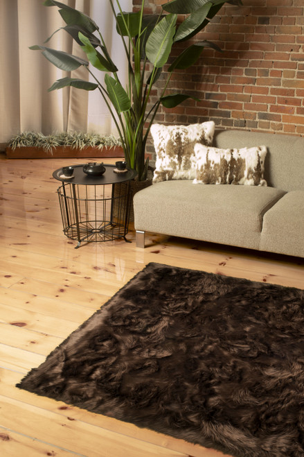 Homeroots Home Decor 5' x 8' Chocolate Faux Fur Non Skid Area Rug, Chocolate, 5x8 Feet