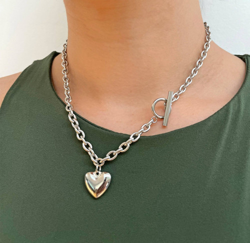 AMIEE SILVER HEART TOGGLE CHAIN NECKLACE