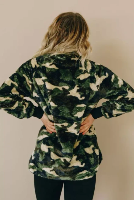 Get The Girl Camo Pullover