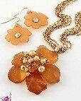 Akila in Gold/Brown