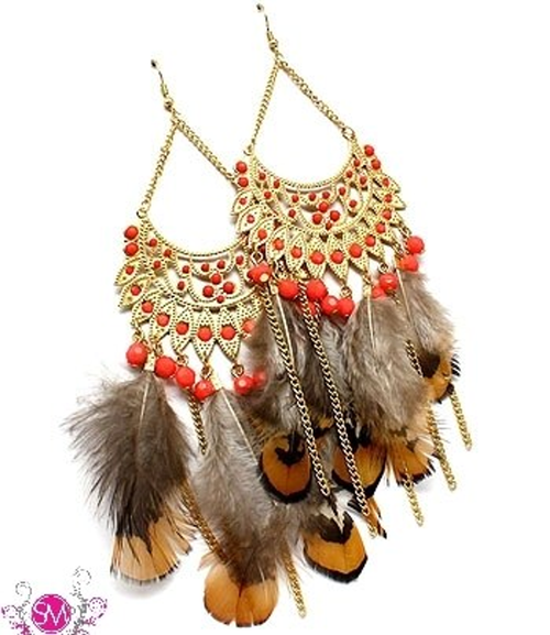 Feather Drama in Gold