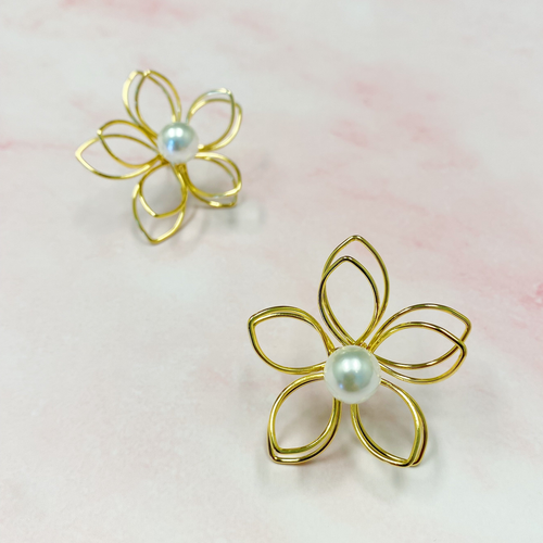 Flower Art With Pearl Stud Earrings