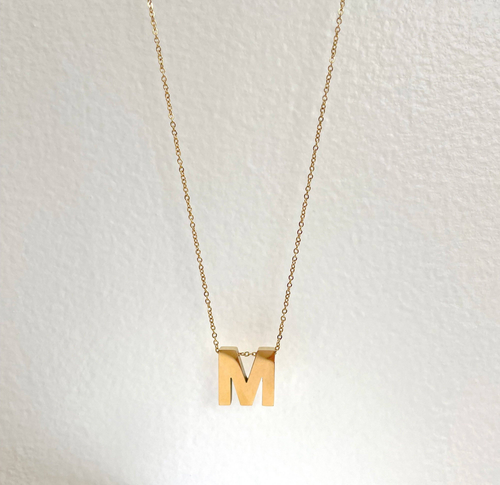 18K M LETTER NECKLACE SAMPLE