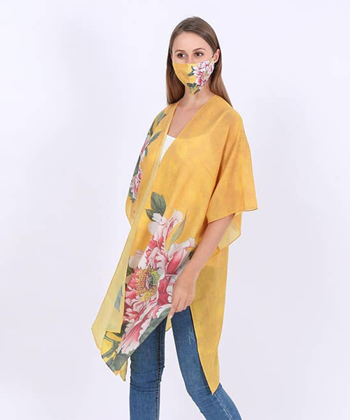 Gold and Peonies Kimono with Mask Set (2 Pieces)
