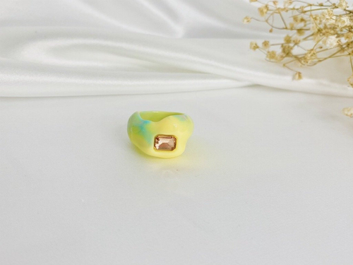 Dora Resin Ring