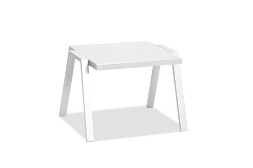 Homeroots Living Room 22" X 18" X 16" White Aluminum Side Table, White, 22 x 18 x 16 Inches