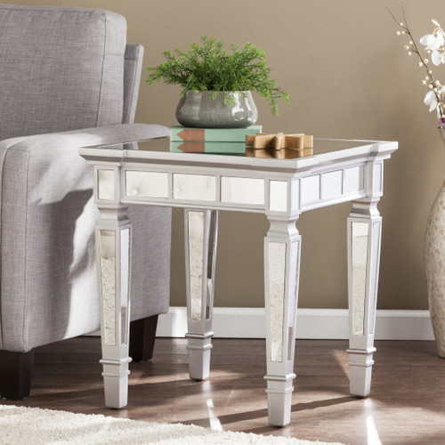 Homeroots Living Room 24" Square Mirrored End Table, Silver Finish, Glass and Manufactured Wood