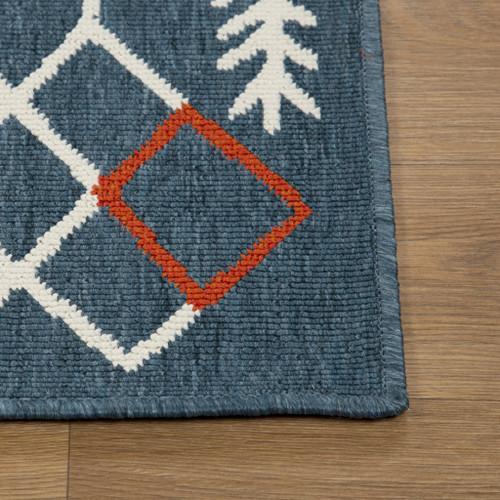 5' X 7' Blue And Ivory Geometric Area Rug