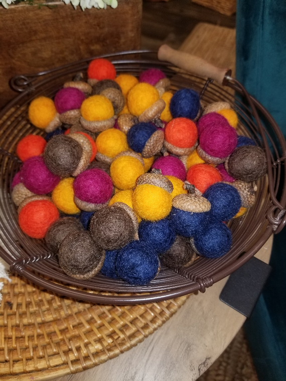 Wool Acorns - 000654521900