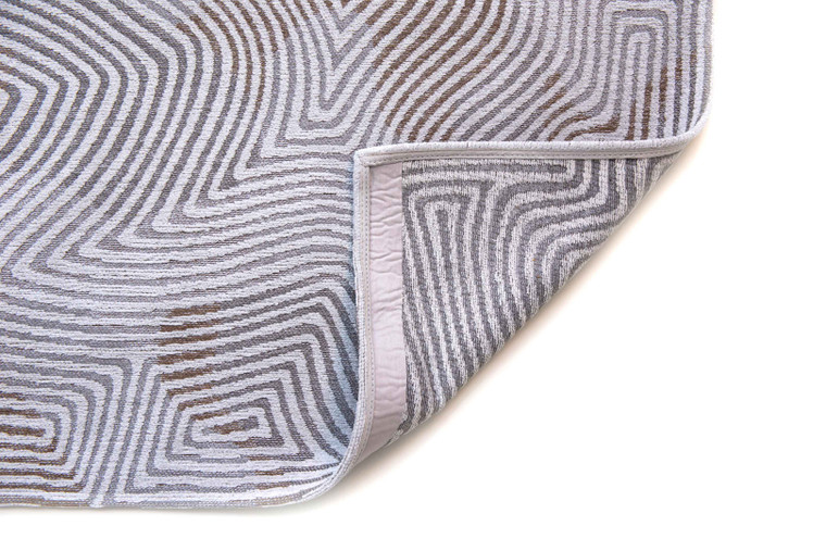 Homeroots Home Decor 6' X 8' White Abstract Non Skid Area Rug