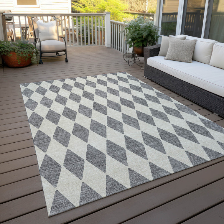 8' X 10' Gray And Ivory Geometric Washable Indoor Outdoor Area Rug - 608219277666
