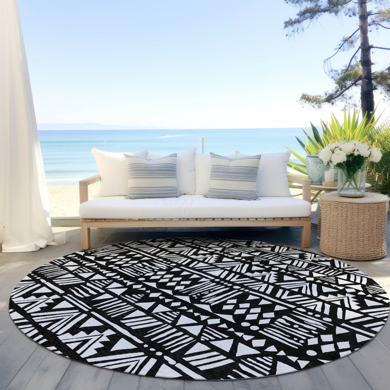 8' Black And Ivory Round Southwestern Washable Indoor Outdoor Area Rug - Black, Ivory
