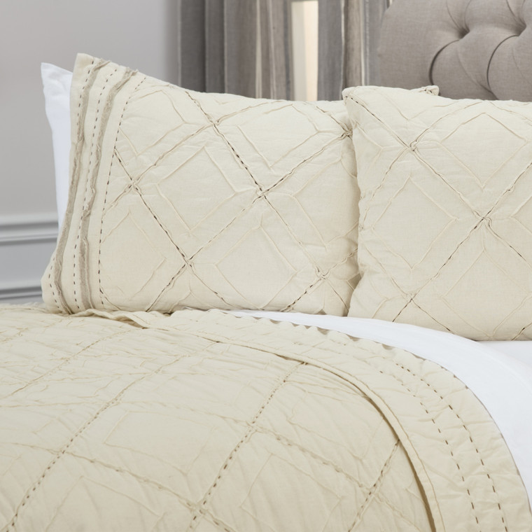 Ivory Geometric Queen Quilt