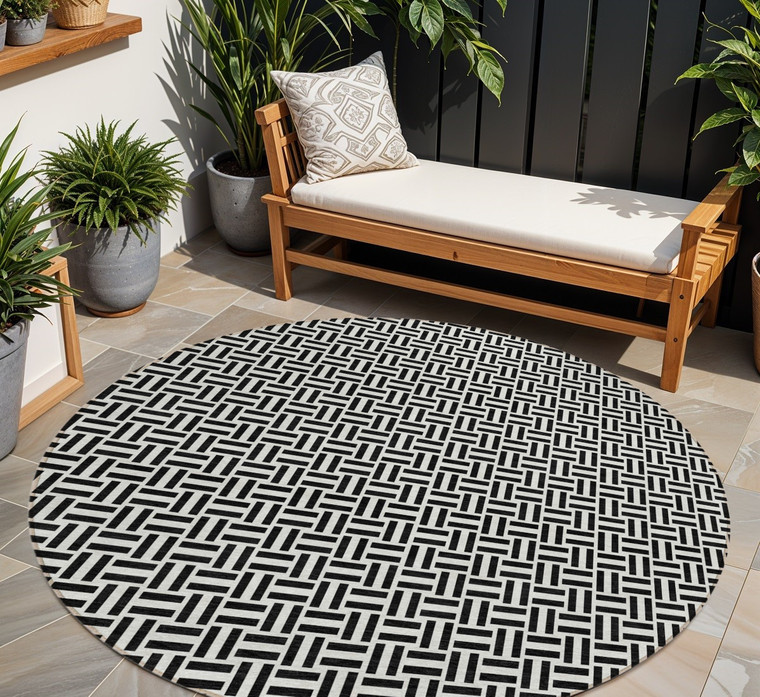8' Black And Ivory Round Geometric Washable Indoor Outdoor Area Rug Transitional Style - Black, Ivory Color