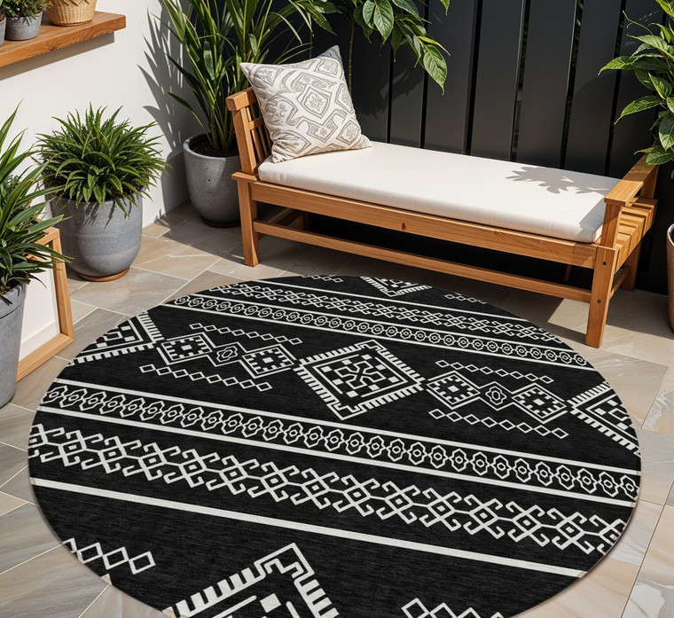 8' Black And Ivory Round Southwestern Washable Indoor Outdoor Area Rug