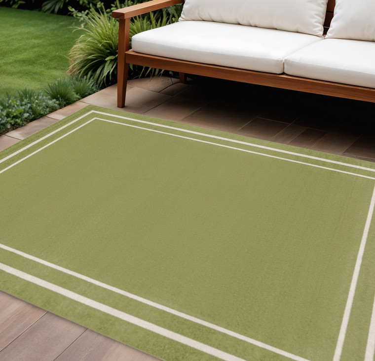 8' X 10' Green And Ivory Indoor Outdoor Area Rug