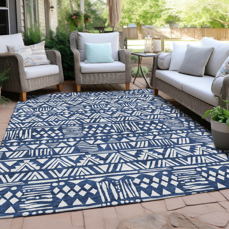 5' X 8' Navy Blue And Ivory Southwestern Washable Indoor Outdoor Area Rug