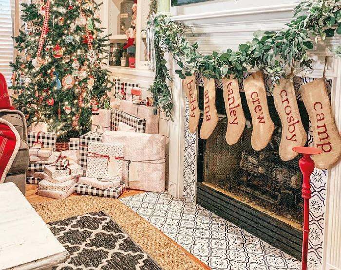 7" X 7" Black And White Mosaic Peel And Stick Removable Tiles