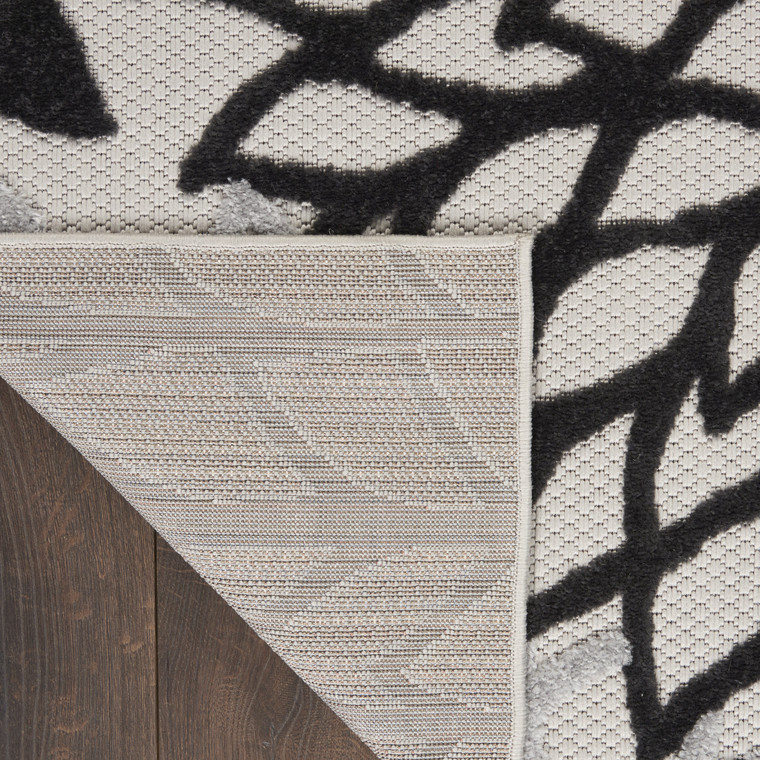 6' X 9' Black And White Floral Indoor Outdoor Area Rug