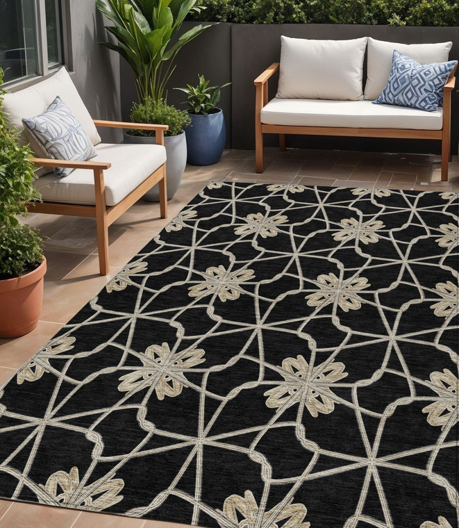 5' X 8' Black And Ivory Geometric Washable Indoor Outdoor Area Rug Transitional Style - Black, Ivory Color