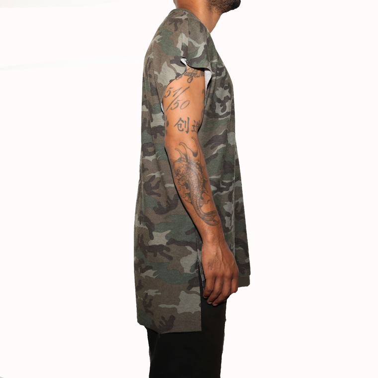 CAMO CUTOFF TEE