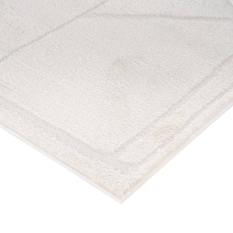 5' X 7' Ivory And Off White Geometric Area Rug