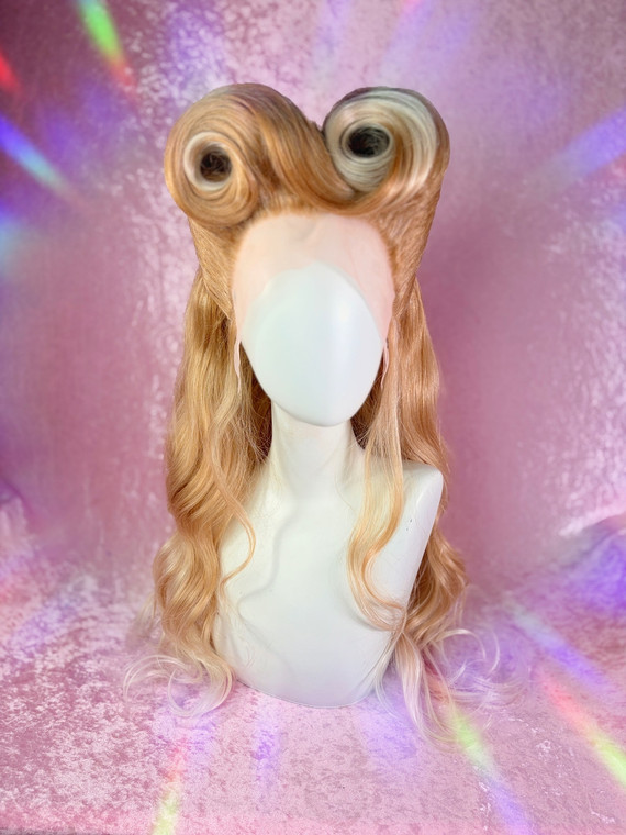 Ready 2 SHIP! - "VICTORY!" - Fab mixed blonde infinity victory roll.