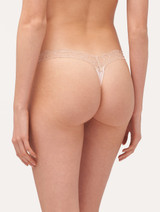 Coffret cadeau Sensuel Soie rouge avec un string en dentelle offert_7