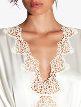 Robe de chambre longue en soie blanche avec macramé frastaglio_4
