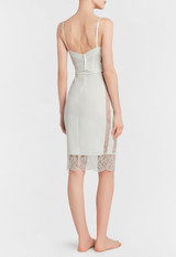 Robe nuisette blanche rembourrée à armatures_2