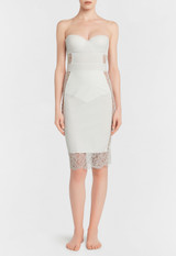 Robe nuisette blanche rembourrée à armatures_4