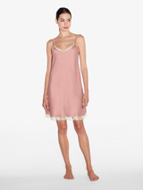 Slip dress rose en soie avec dentelle Leavers_1