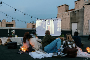 How to Host the Perfect Spring Movie Night – Snacks & Setups for an Unforgettable Evening