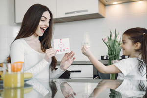 How to Write the Perfect Mother’s Day Card
