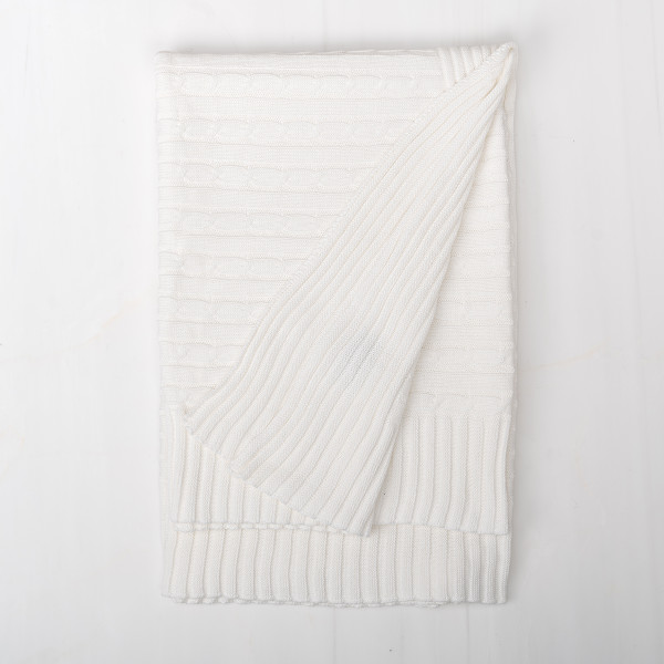 Empress & Co. Cable Knit Blanket Cream Gift Basket (E&CCB)