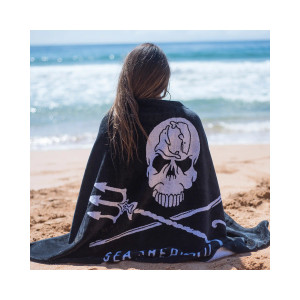 Sea Shepherd Jolly Roger Towel (015335) Sea Shepherd Jolly Roger Towel (015335)