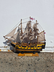 HMS Victory - 33cm Wooden Model (2776) HMS Victory - 33cm Wooden Model (2776)