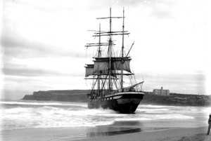 French three-masted barque Vincennes on Manly Beach French three-masted barque Vincennes on Manly Beach