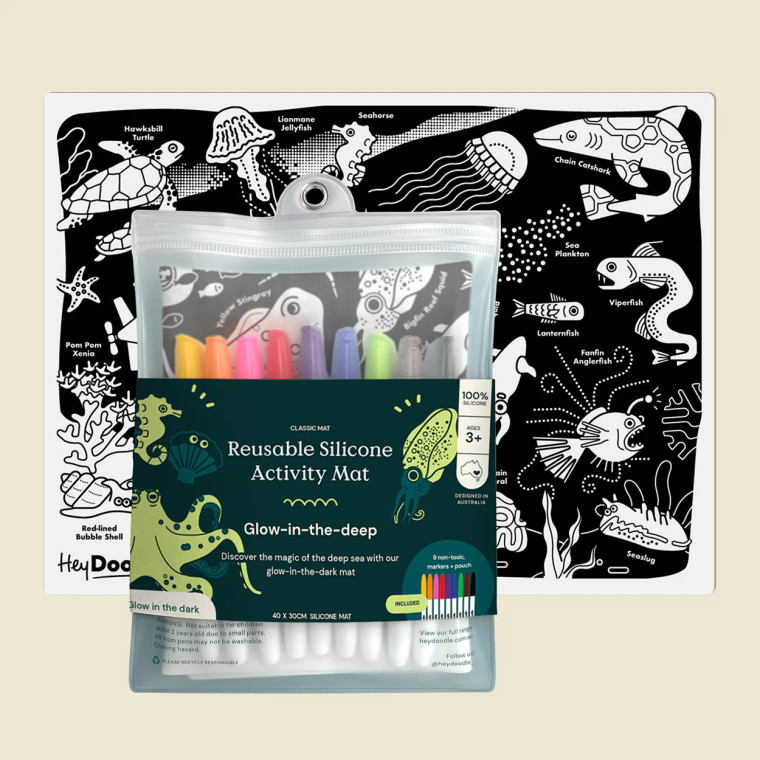 Glow-in-the-deep Classic Colouring & Doodle Mat (015202)