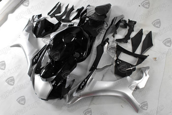 2015 2016 2017 2018 2019 Yamaha YZF R1 custom fairings black and silver