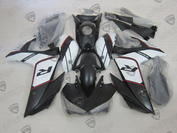 2015 2016 2017 2018 Yamaha YZF-R3 matte white and matte black fairings