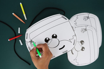 Christmas DIY Bucket Kit with 4 Colouring Pens Christmas DIY Bucket Kit with 4 Colouring Pens