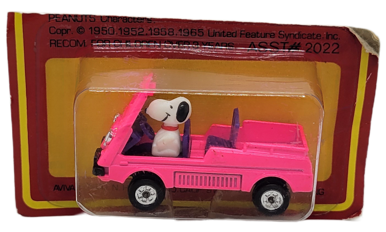 AVIVA 1965 Snoopy Mini Die-cast Snoopy in Land Rover