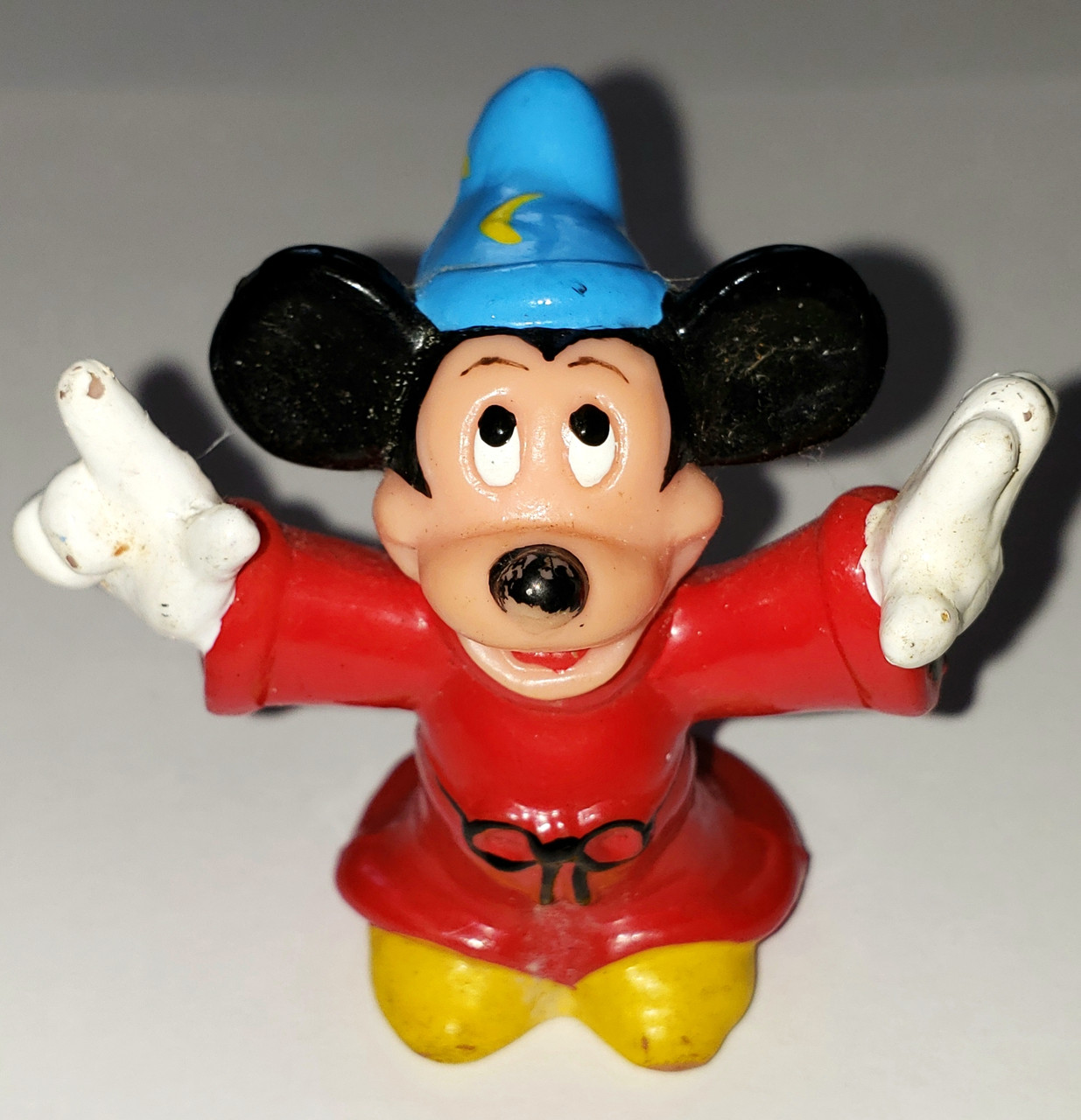 Fantasia Mickey Mouse フィギュア Amazon.com: QMX Quantum Mechanix Disney's Fantasia