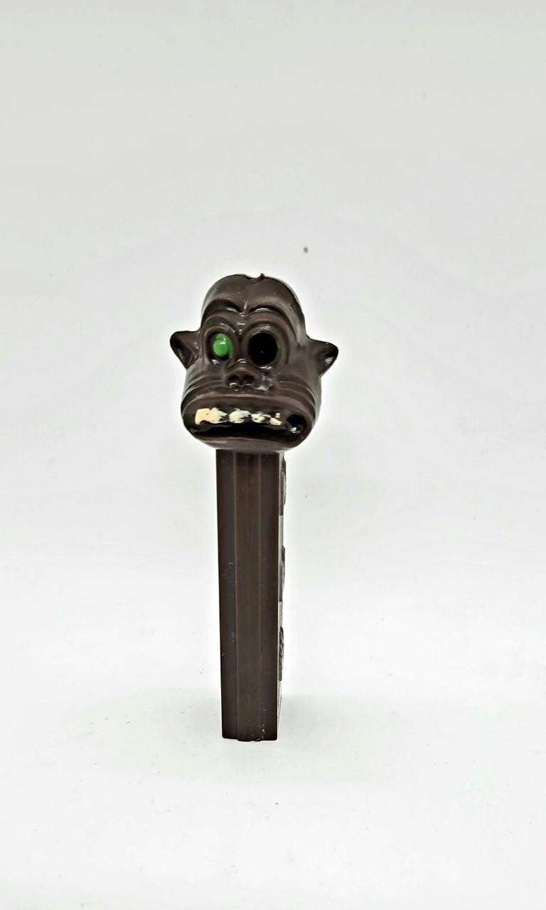 pez-gorilla-one-green-eye-pez-