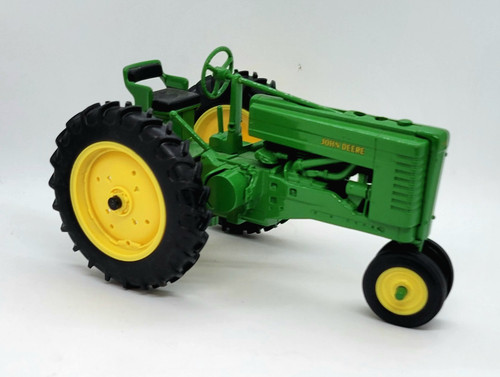 ERTL John Deere Tractor (1:16 Scale) Die-Cast